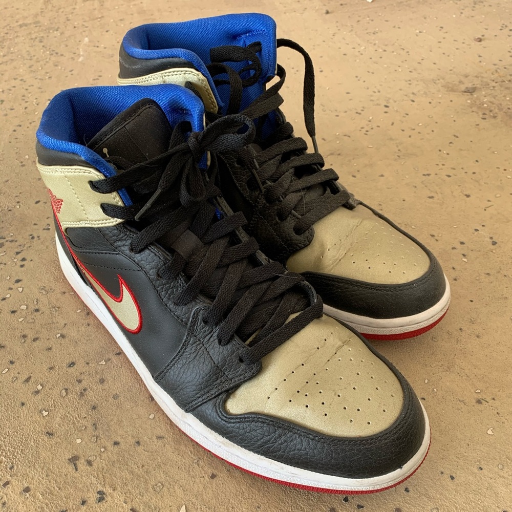 Jordan 1 Mid